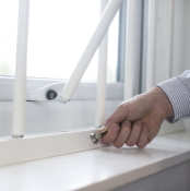 RETRACTABLE SECURITY GRILLES images 3